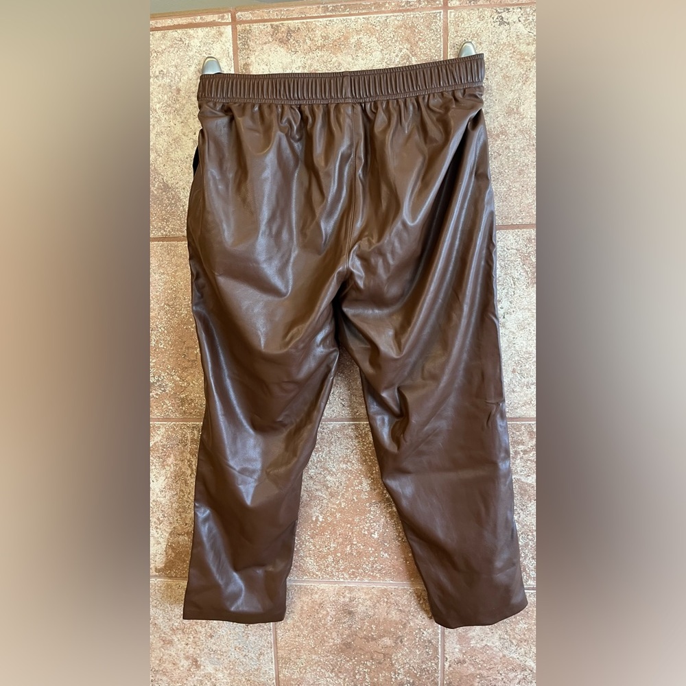 Ariat “Small Town” Faux Leather Pull-on Jogger Pants Western Stitching Size L